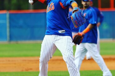 Est-ce que @ ycespedes52 sur la bosse avec un grip de knuckleball?!?!? #Entraînement de printemps...