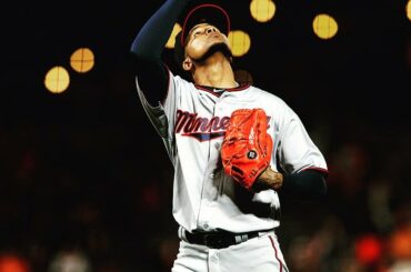 Neuf manches, 91 lancers et AUCUN run.
@ ervinsantana_54’s a ces vibrations #Maddux ...