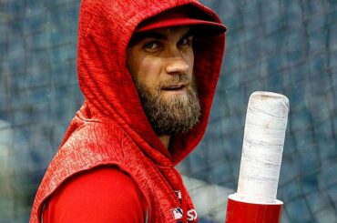 #HoodieBryce est prêt pour le jeu 5. #NLDS ...