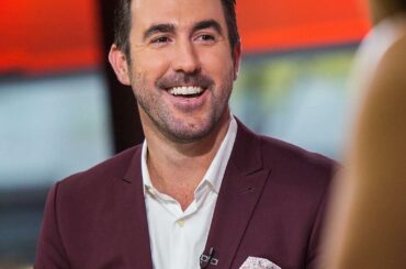 #Repost @justinverlander
・ ・
Merci de m'avoir! (Repost via @todayshow) Monde ...