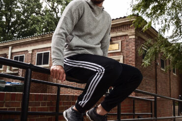 Swag sur et hors champ. @adidasbaseball laisse tomber un nouveau Icon Trainer et Boost Ic ...