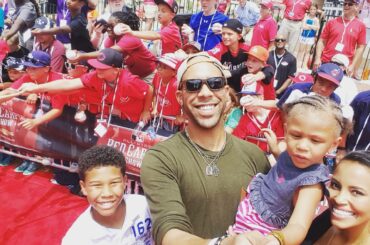 @ davidprice14 creuse #selfies et le #SnapBat.  #ASGRedCarpet présenté par @chevr ...