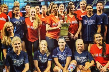 Les épouses des #Marlins ont éliminé les épouses des #Rays dans leur match annuel de softball. #Cit ...