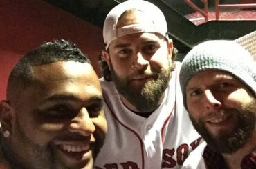 Via @ kfp48: #selfie avec ma nouvelle famille heureuse d'être ici grâce à #redsoxnation ...