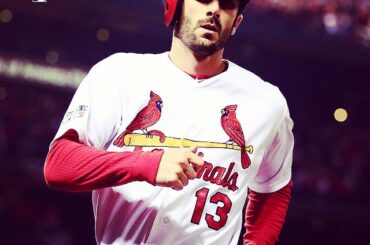 Pas de gants, pas de problème. Matt Carpenter donne aux @Cardinals une avance en début de deuxième match ....