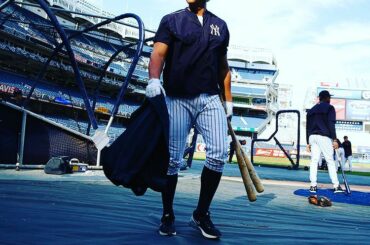 @arod signifie affaires. #WildCard ...