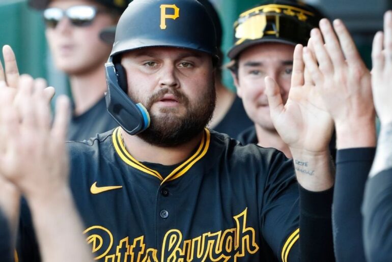 Rowdy Tellez libéré par les Pirates.