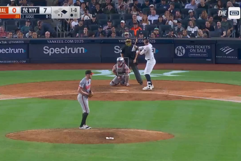 Aaron Judge frappe un home run de deux points, son 58e de la saison pour porter le score à 9-0 !