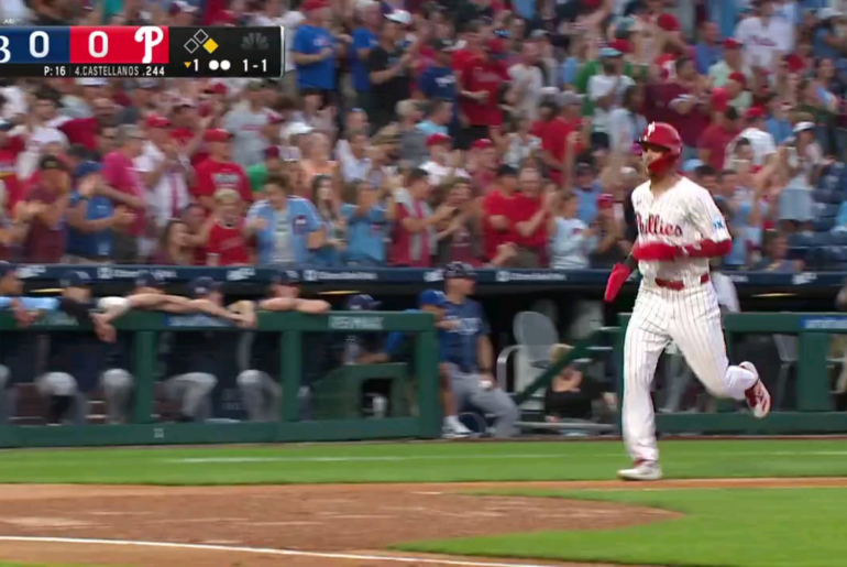 (Point fort) À l'occasion du 23e anniversaire du 11 septembre, Nick Castellanos frappe un home run de 2 points pour ouvrir le score