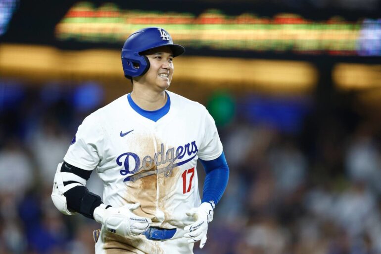 Dave Roberts, des Dodgers, évoque la possibilité que Shohei Ohtani soit lanceur lors des séries éliminatoires de la MLB