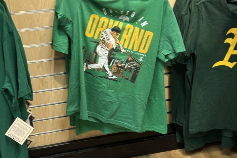 Dimanche au Team Store Oakland Coliseum