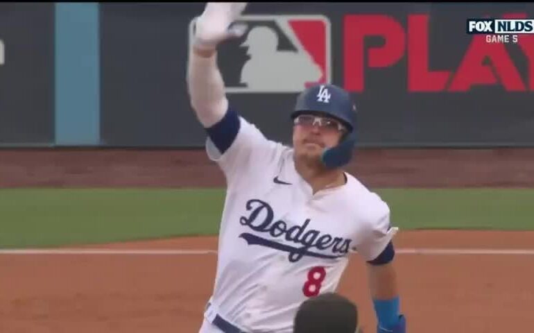 Montage de la célébration du home run de Kiké Hernández