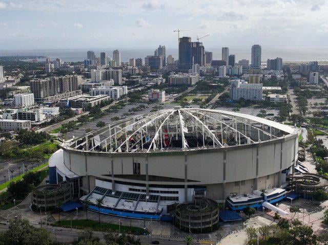 RIP Tropicana Field, vous avez certainement connu des jours meilleurs (les Stingrays vont bien d'ailleurs !)